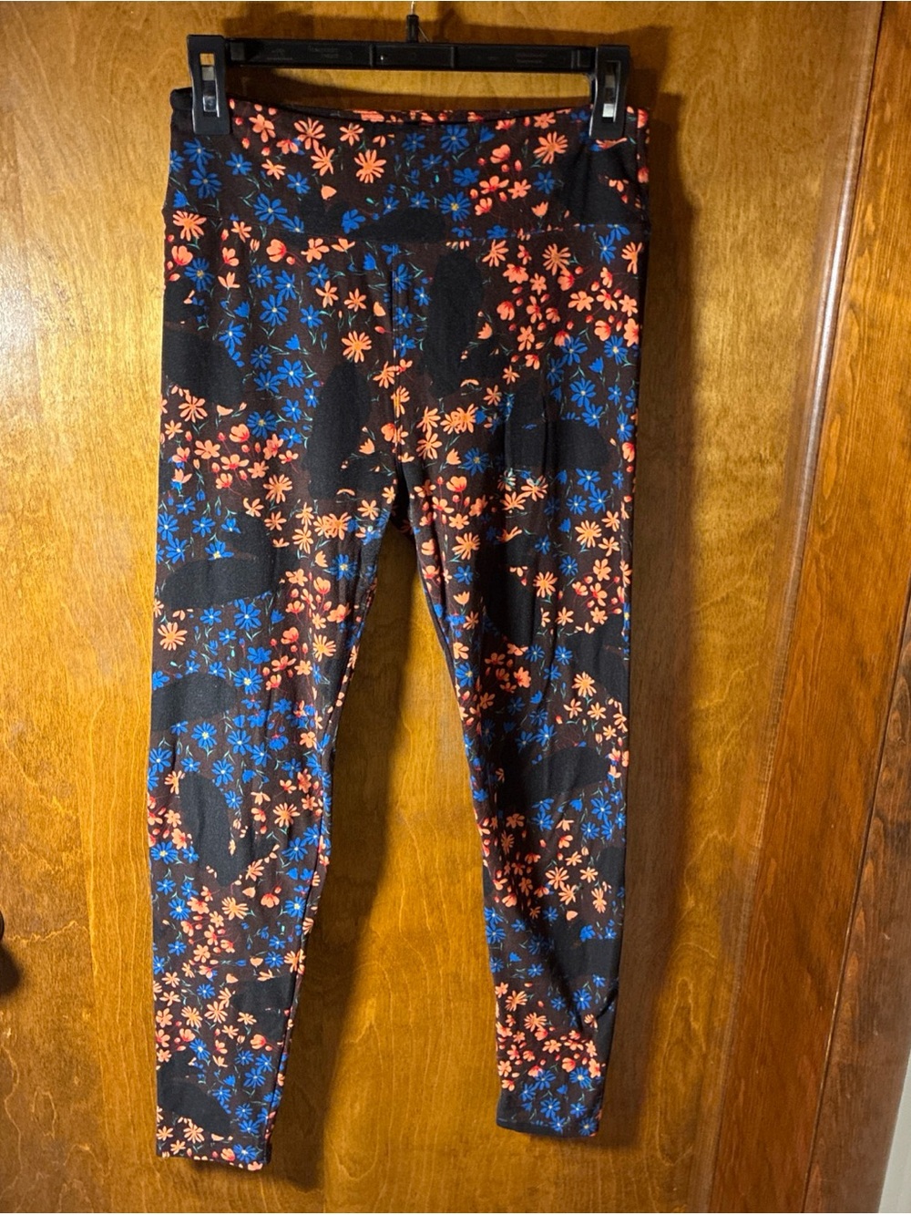 Lularoe Super Soft Leggings OS Floral/Bunny Print Fall ColorsAnimal Print Comfy